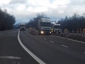 Kvůli opravě komunikace dochází k jízdám v protisměru Kvůli opravě komunikace dochází k jízdám v protisměru