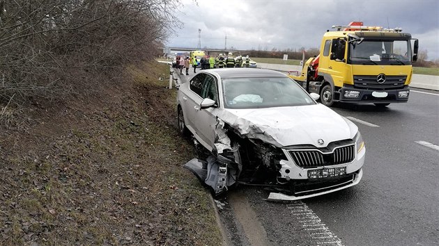 Na dlnici D6 na Kladensku se srazila dv auta (16. bezna 2019).