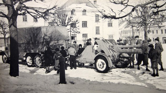 Jedin vojensk technika, kterou 15. bezna vidli lid ve e nad Szavou, bylo uvzl esk dlo.