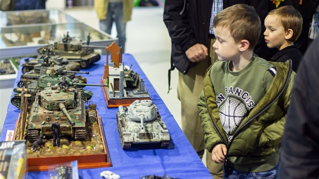 U 17. ronk interaktivn prodejn vstavy For Model nabdl na olomouckm vstaviti Flora modely aut, letadel, lod, stavebn techniky i tank, autodrhy, minieleznice, airsoft stelnici i zajmav sbratelsk kousky.