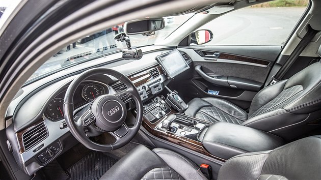 Dopravn policie zskala civiln Audi A8 pro kontroly dlnice a silnic prvn tdy v Hradeckm kraji (13. 3. 2019).