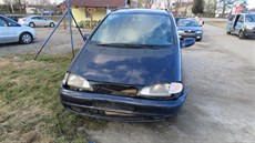 Řidič Fordu Galaxy utekl od dopravní nehody v Plané u Budějovic. Řidič Fordu Galaxy utekl od dopravní nehody v Plané u Budějovic.