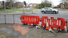 Místo nehody ve Wolverhamptonu, při které zemřely dvě malé děti. (15. března... Místo nehody ve Wolverhamptonu, při které zemřely dvě malé děti. (15. března...