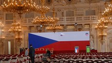 Přípravy ve Španělském sále Pražského hradu na oslavy 20 let České republiky v... Přípravy ve Španělském sále Pražského hradu na oslavy 20 let České republiky v...