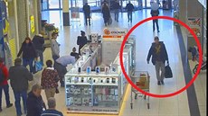 Upozornil ochranku na údajného zloděje a sám šel krást Upozornil ochranku na údajného zloděje a sám šel krást