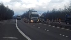 Kvůli opravě komunikace dochází k jízdám v protisměru Kvůli opravě komunikace dochází k jízdám v protisměru
