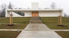 Nová smuteční síň v areálu hřbitova ve Valašském Meziříčí. Nová smuteční síň v areálu hřbitova ve Valašském Meziříčí.