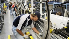 Automobilka Hyundai Nošovice: kompletace dveří na dveřní lince. Automobilka Hyundai Nošovice: kompletace dveří na dveřní lince.
