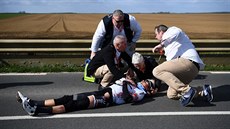 Warren Barguil si na Paříž-Nice zlomil krční obratel. Warren Barguil si na Paříž-Nice zlomil krční obratel.