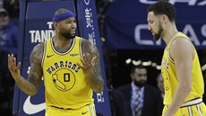 DeMarcus Cousins (vlevo) a Klay Thompson rozladění z výkonu svého Golden State... DeMarcus Cousins (vlevo) a Klay Thompson rozladění z výkonu svého Golden State...