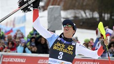 Švýcarský lyžař Ramon Zenhäusern slaví triumf ve slalomu v Kranjské Goře. Švýcarský lyžař Ramon Zenhäusern slaví triumf ve slalomu v Kranjské Goře.