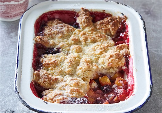 RECEPT DNE: Cobbler s broskvemi a ostruinami