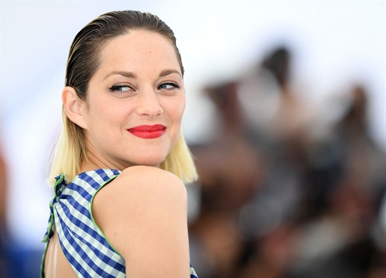 CANNES, FRANCE - MAY 12:  Actress Marion Cotillard attends the photocall for \"Angel Face (Gueule D'Ange)\" during the 71st annual Cannes Film Festival at Palais des Festivals on May 12, 2018 in Cannes, France.  (Photo by Pascal Le Segretain/Getty Images