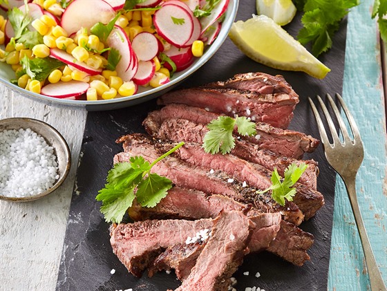 RECEPT DNE: Grilované steaky s edkvikovo kukuiným salátem