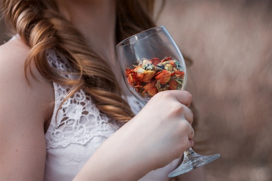 girl hand glass flowers