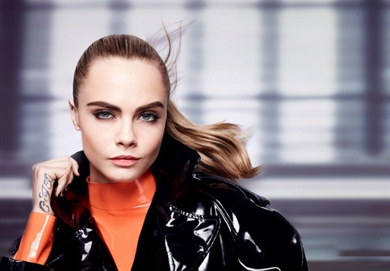 Tajná agentka Cara Delevingne