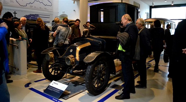 Praga V. byl prvním skuten vyrábným osobním typem automobilky Praga. Po...