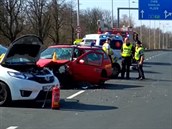 Při nehodě tří osobních aut v Karlových Varech se zranilo šest lidí (23. 3.... Při nehodě tří osobních aut v Karlových Varech se zranilo šest lidí (23. 3....