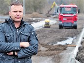 Petr Haak, jednatel společnosti EHC Czech, na místě stavby příjezdové... Petr Haak, jednatel společnosti EHC Czech, na místě stavby příjezdové...
