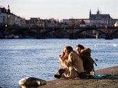 Jarní počasí vylákalo návštěvníky i na pražskou náplavku. (20. března 2019) Jarní počasí vylákalo návštěvníky i na pražskou náplavku. (20. března 2019)