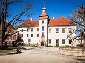 Státní zámek v Třeboni se chystá na novou turistickou sezonu, která začne 30.... Státní zámek v Třeboni se chystá na novou turistickou sezonu, která začne 30....