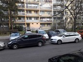 Rumburská ulice v osm hodin ráno.