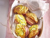 Cuketové muffiny s fetou a anglickou slaninou