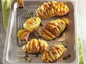 RECEPT DNE: Peené brambory plnné sýrem a slaninou