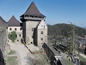 Nová přístupová cesta a upravené okolí zpříjemní letos turistům výšlap na hrad... Nová přístupová cesta a upravené okolí zpříjemní letos turistům výšlap na hrad...