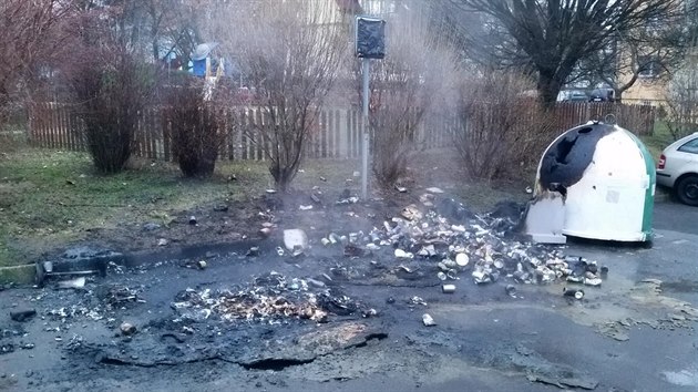 Policie vin 26letho mladka nejmn z 31 por. Podpaloval auta, kontejnery a zahradn psteky v praskch Letanech a Vysoanech, ale i ve stedoeskm Kranm.