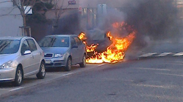 Policie vin 26letho mladka nejmn z 31 por. Podpaloval auta, kontejnery a zahradn psteky v praskch Letanech a Vysoanech, ale i ve stedoeskm Kranm.