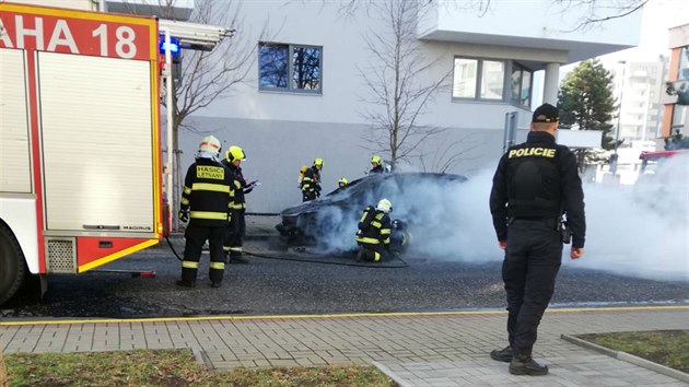 Policie vin 26letho mladka nejmn z 31 por. Podpaloval auta, kontejnery a zahradn psteky v praskch Letanech a Vysoanech, ale i ve stedoeskm Kranm.