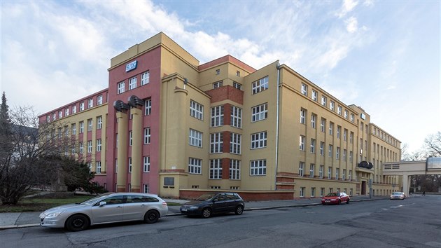 Dnen sdlo SDC v Olomouci. Budova pochz z roku 1928, tehdy lo o modern novostavbou pro editelstv eskoslovenskch sttnch drah.