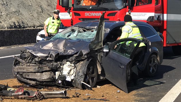 Na dlnici D7 u Prahy se srazilo auto s kamionem, piletl vrtulnk. (21. 3. 2019)