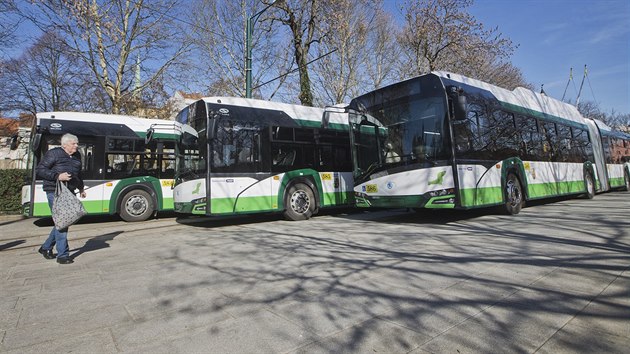 Sedm novch klimatizovanch trolejbus na baterie zane vozit cestujc po Plzni od pondl 25. bezna. (21. 3. 2019)