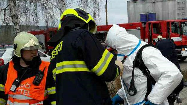 Hasii zasahovali v Buovicch na Vykovsku. V mstnosti jedn z firem se rozlila kyselina chlorovodkov.