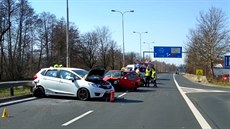 Při nehodě tří osobních aut v Karlových Varech se zranilo šest lidí (23. 3.... Při nehodě tří osobních aut v Karlových Varech se zranilo šest lidí (23. 3....