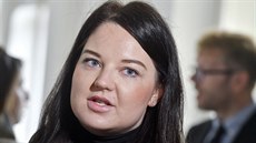 Vnučka výtvarníka Zdeňka Milera Karolína Milerová u pražského vrchního soudu... Vnučka výtvarníka Zdeňka Milera Karolína Milerová u pražského vrchního soudu...