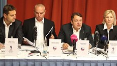 Aleš Pavlík (zcela vpravo) a Petr Bříza (vlevo) jsou po Tomáši Královi... Aleš Pavlík (zcela vpravo) a Petr Bříza (vlevo) jsou po Tomáši Královi...