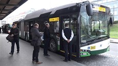 Pražský dopravní podnik testuje nový kloubový trolejbus. Pražský dopravní podnik testuje nový kloubový trolejbus.