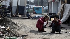 Romská komunita na předměstí Bobigny, na kterou zaútočila skupina lidí... Romská komunita na předměstí Bobigny, na kterou zaútočila skupina lidí...