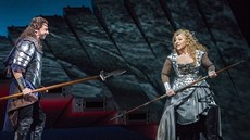 Greer Grimsley jako Wotan a Christine Goerke jako Brünnhilde ve Wagnerově... Greer Grimsley jako Wotan a Christine Goerke jako Brünnhilde ve Wagnerově...