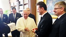 Papež František přijal v soukromé knihovně Apoštolského paláce ve Vatikánu... Papež František přijal v soukromé knihovně Apoštolského paláce ve Vatikánu...