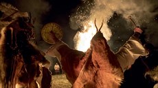 Příznivci živé historie zapalovali po celé ČR na kopcích ohně, aby tak... Příznivci živé historie zapalovali po celé ČR na kopcích ohně, aby tak...