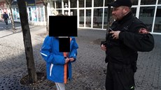 Nedaleko ústeckého Mírového náměstí udivila kolemjdoucí teprve dvanáctiletá... Nedaleko ústeckého Mírového náměstí udivila kolemjdoucí teprve dvanáctiletá...