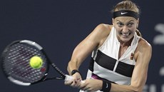Česká tenistka Petra Kvitová v duelu s Ashleigh Bartyovou z Austrálie Česká tenistka Petra Kvitová v duelu s Ashleigh Bartyovou z Austrálie
