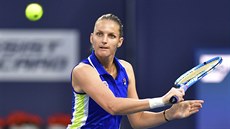 Karolína Plíšková ve čtvrtfinálovém duelu s Markétou Vondroušovou. Karolína Plíšková ve čtvrtfinálovém duelu s Markétou Vondroušovou.