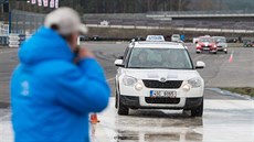 Projekt Start Driving poukazuje na vysokou nehodovost čerstvých řidičů a snaží... Projekt Start Driving poukazuje na vysokou nehodovost čerstvých řidičů a snaží...