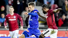 Šimon Falta (vlevo) z Olomouce uniká Guélorovi Kangovi ze Sparty. Šimon Falta (vlevo) z Olomouce uniká Guélorovi Kangovi ze Sparty.