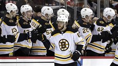 David Pastrňák, (uprostřed) slaví s bostonskými spoluhráči svůj gól. David Pastrňák, (uprostřed) slaví s bostonskými spoluhráči svůj gól.